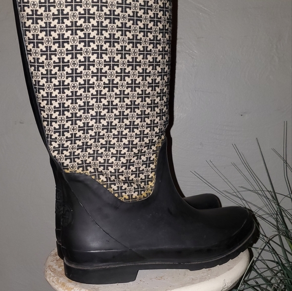 Tory Burch rainboots - Picture 2 of 11